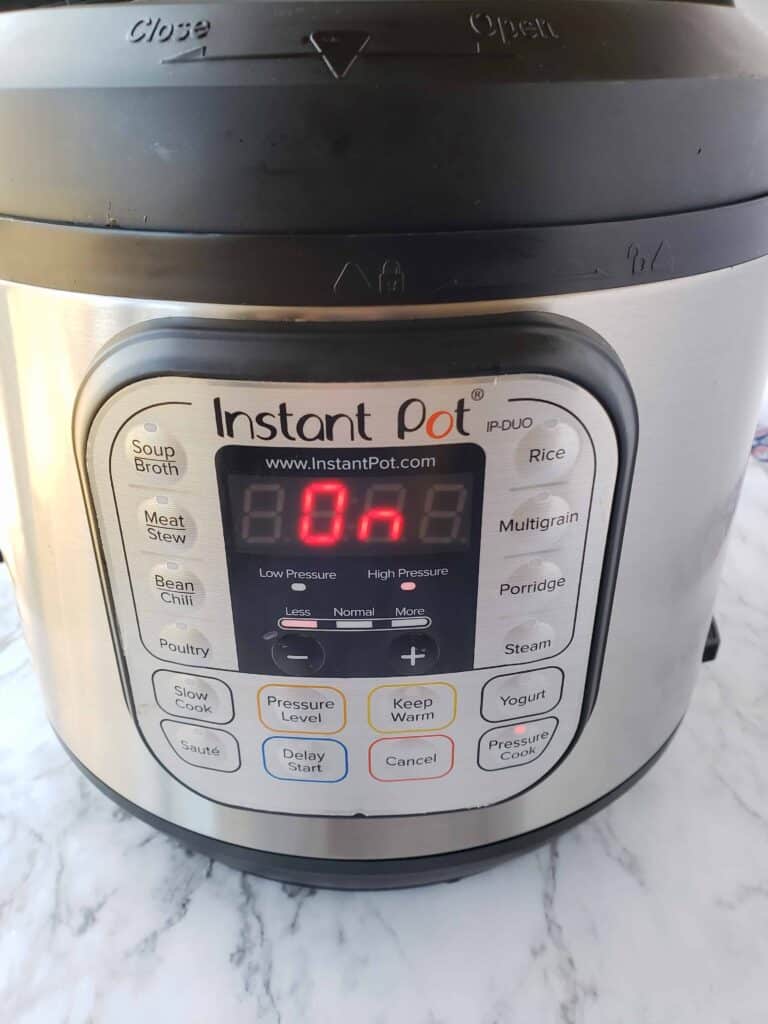 The 6 Quart Duo 7-in-1 Instant Pot is easy to use and has a digital display that tells you when it's on and off.