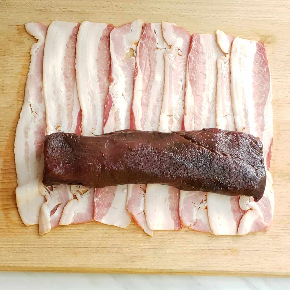 How to make Deer Steak Wrapped in Bacon - Seasonal, Southern Living in  Spanish