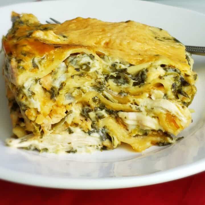 Slow Cooker Chicken Spinach Lasagna Grits and Gouda