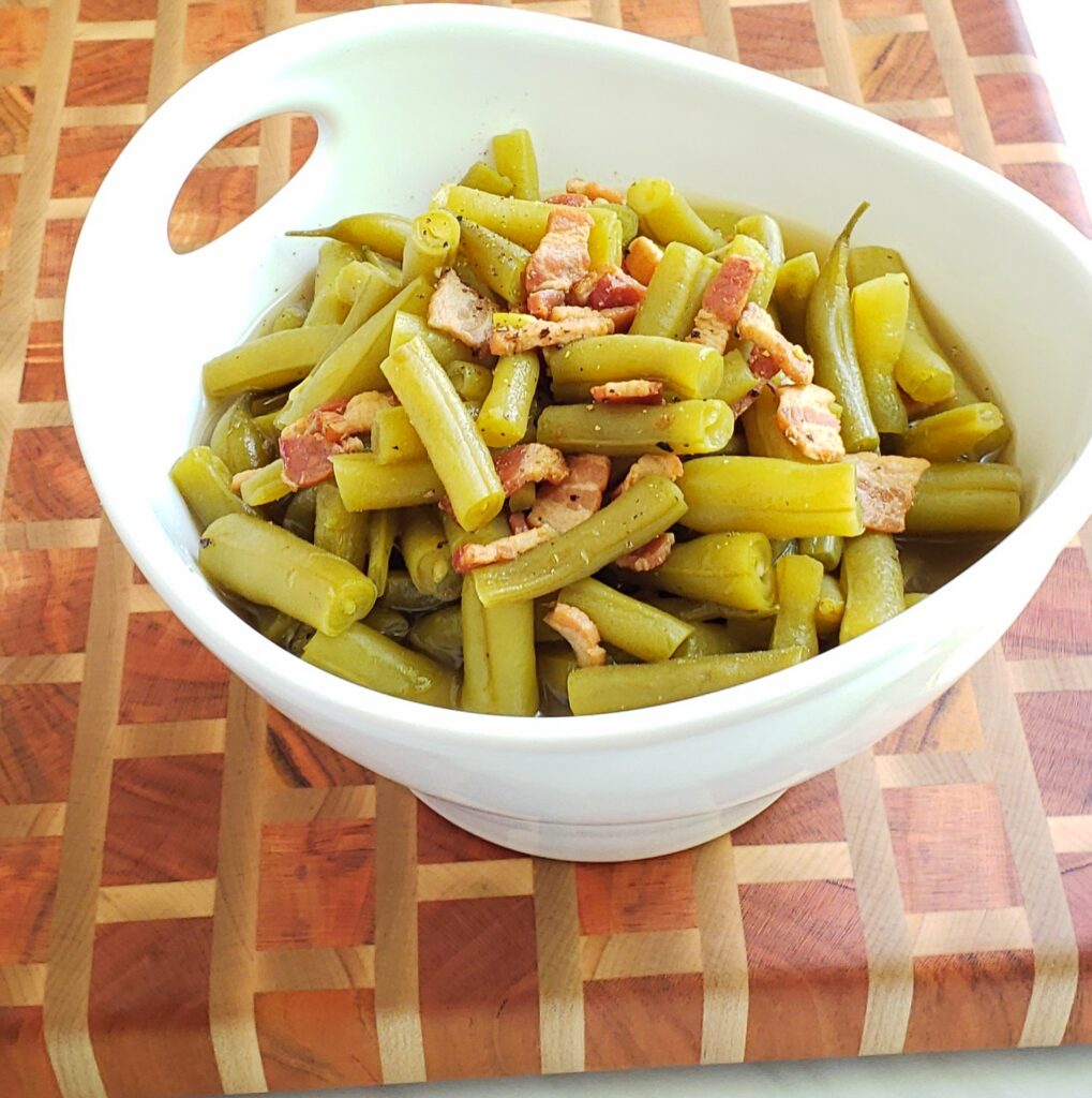 Instant Pot Fresh Green Beans with Bacon Grits and Gouda