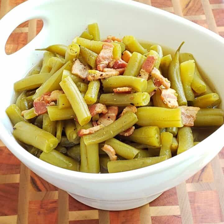 Instant Pot Fresh Green Beans with Bacon Grits and Gouda