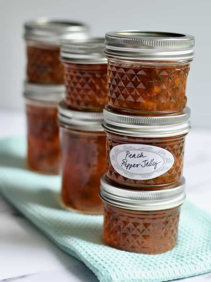 Easy Peach Pepper Jelly Grits and Gouda