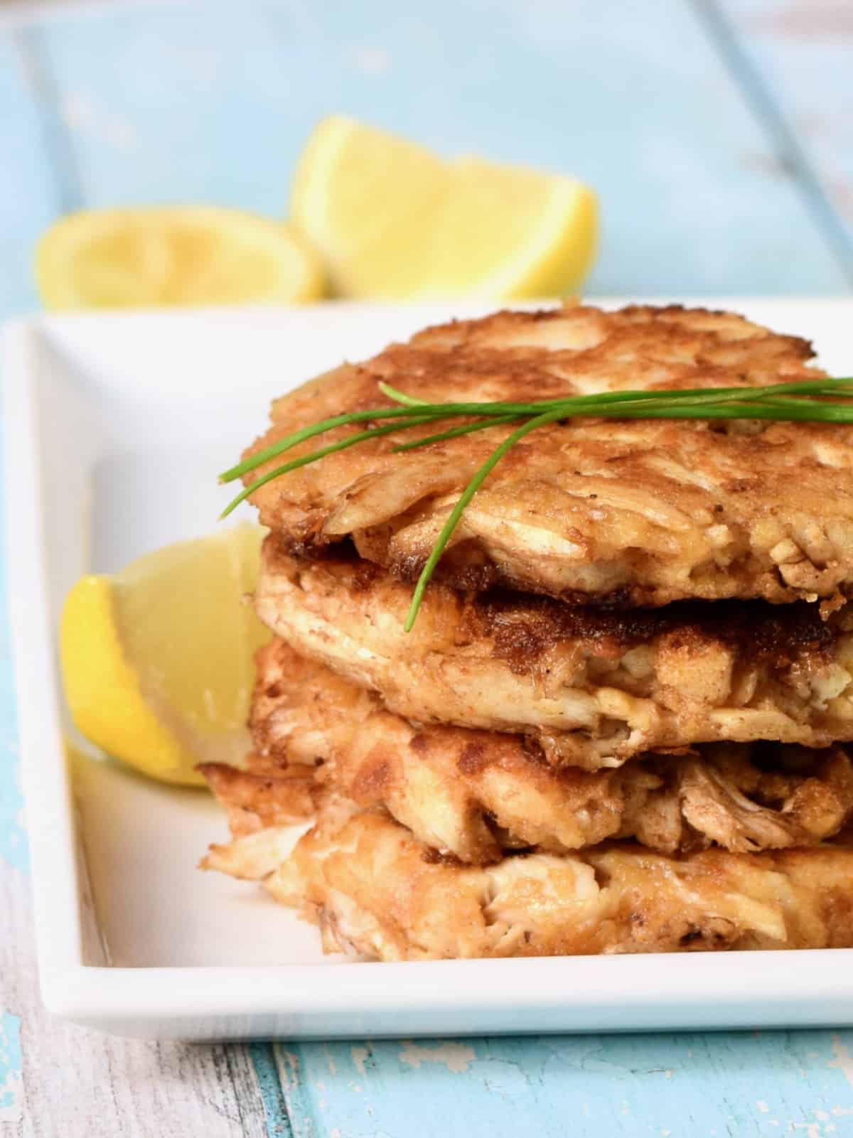 Pan Fried Crab Cakes Grits and Gouda