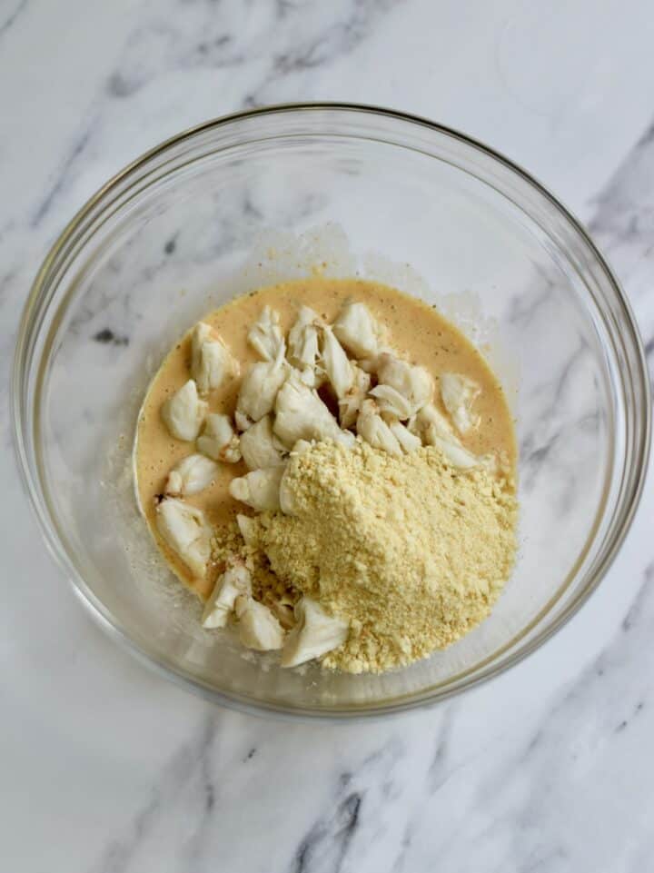 Pan Fried Crab Cakes Grits and Gouda