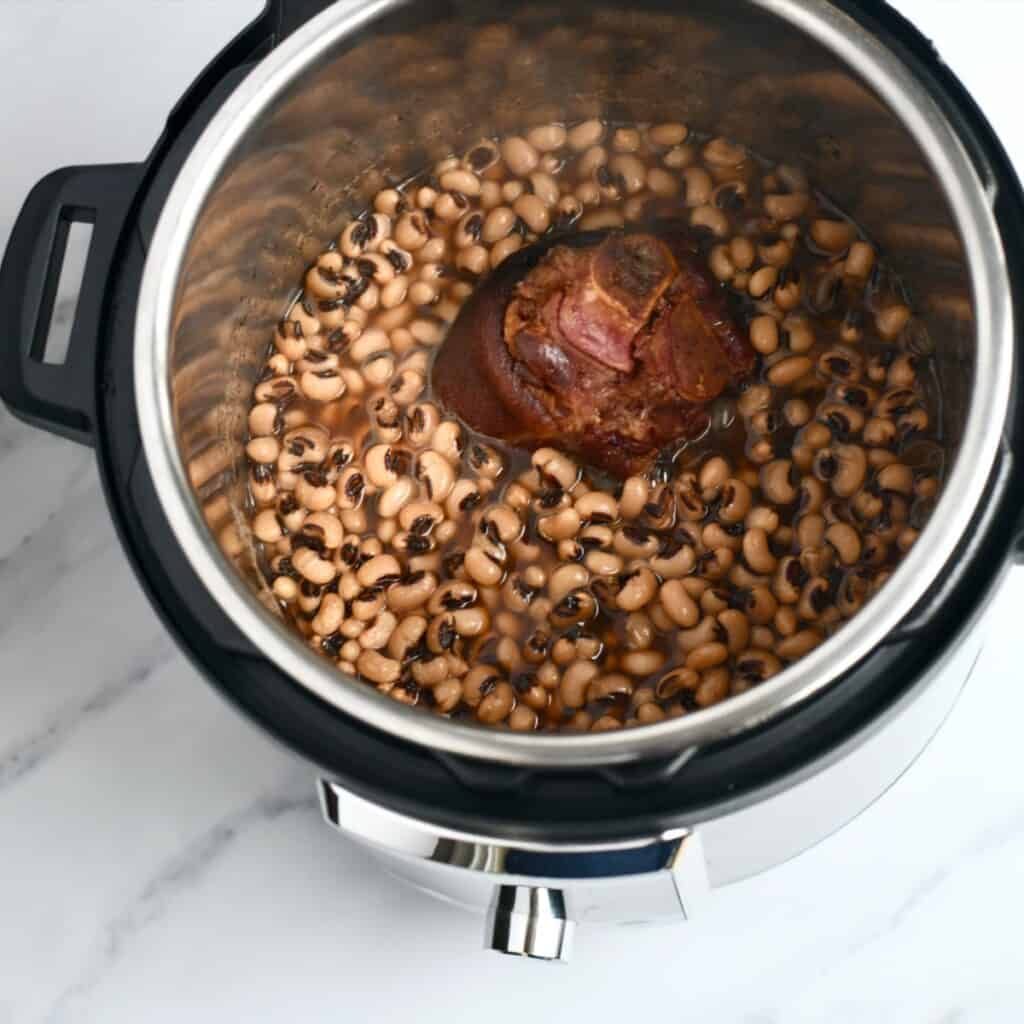Instant Pot Black Eyed Peas Grits and Gouda