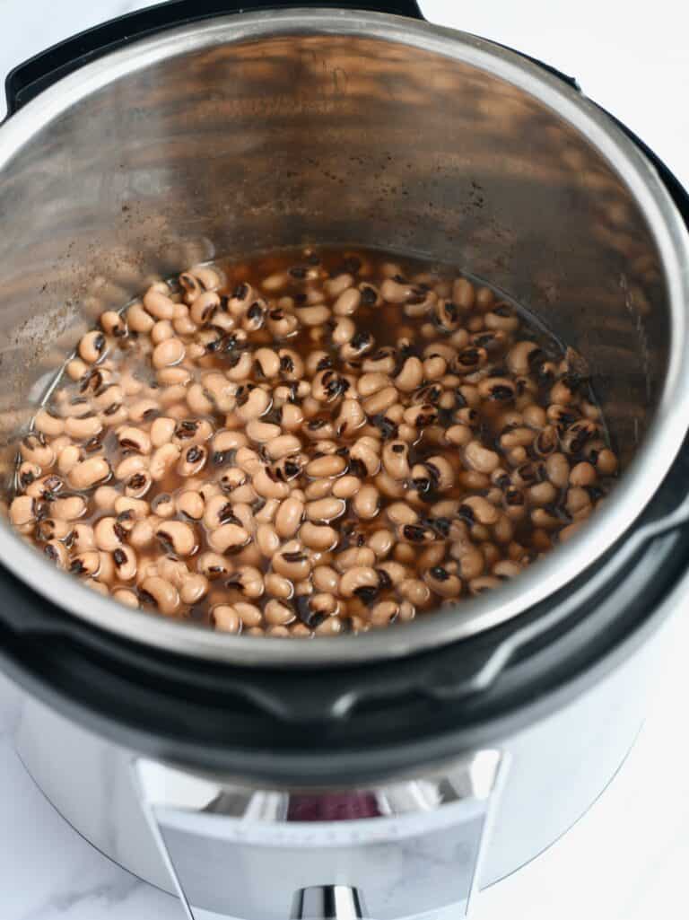 Instant Pot Black Eyed Peas Grits and Gouda